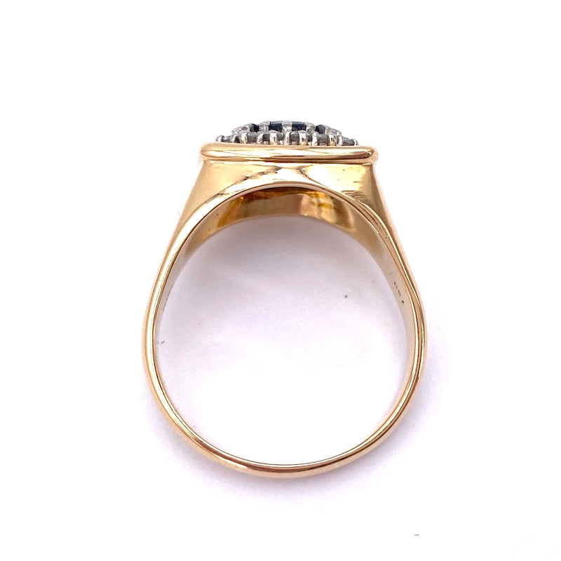Anello chevalier/margherita zaffiro, diamanti e oro, unisex; 7.81 gr