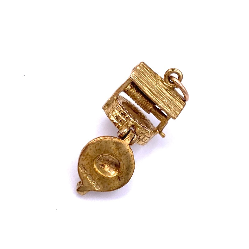 Ciondolo pozzo charm inglese vintage da collezione, oro; 2.85 gr