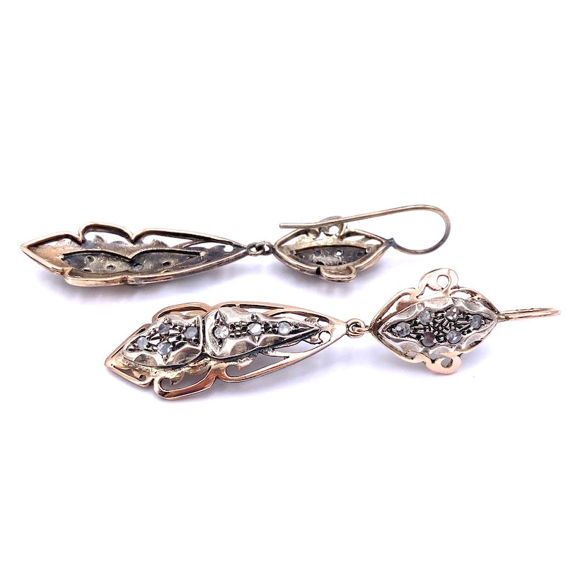 Orecchini pendenti in stile antico, diamanti, oro  e argento - 7.5 cm; 16.41 gr