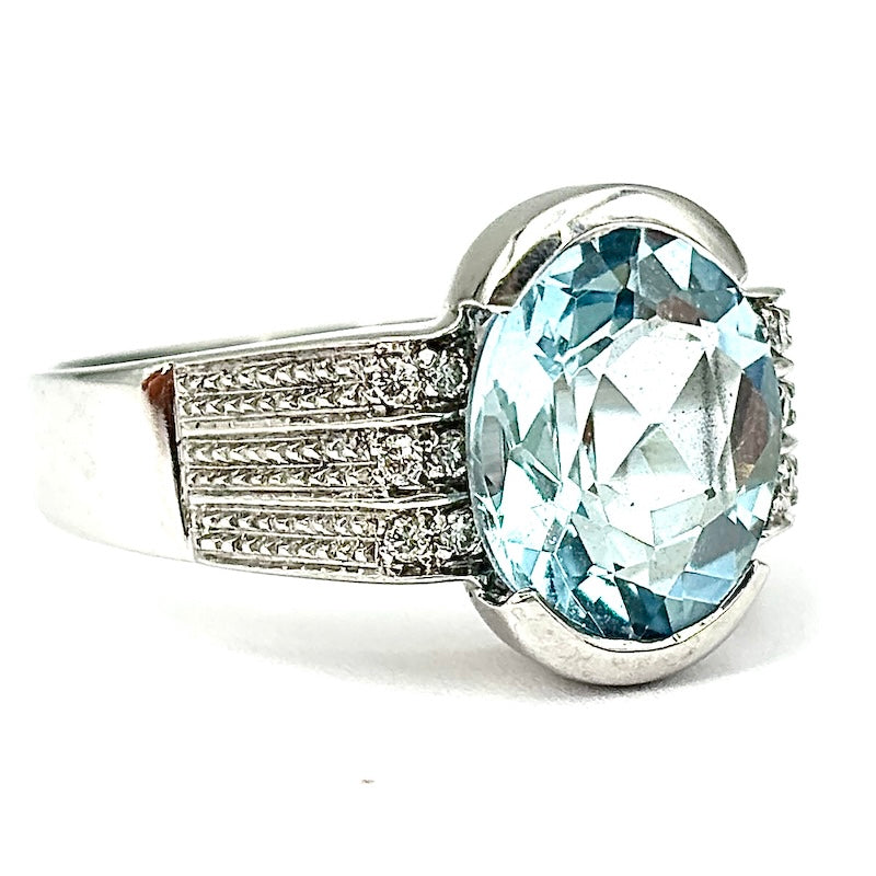 Anello acquamarina Salvini, a fascia con brillanti, in oro bianco; 6.32 gr