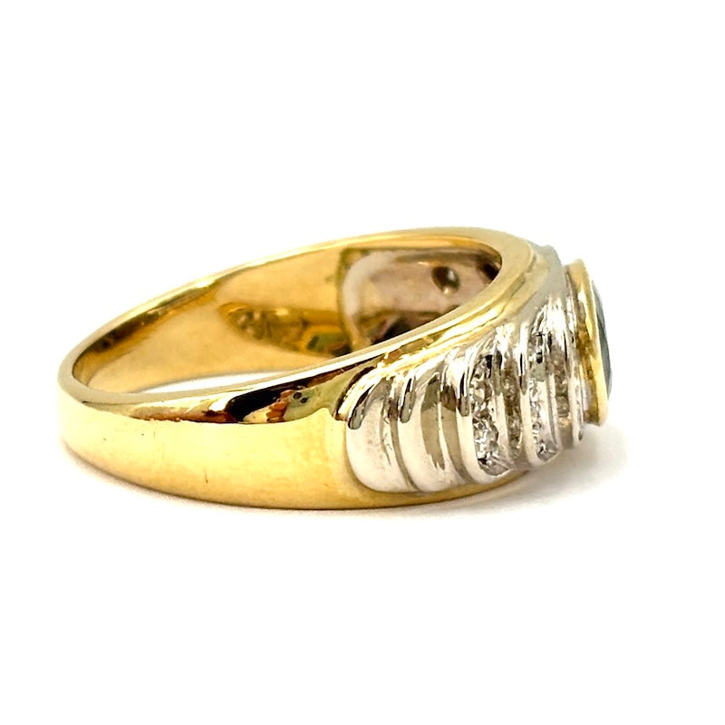 Anello a fascia zaffiro, brillanti e oro; 5.05 gr