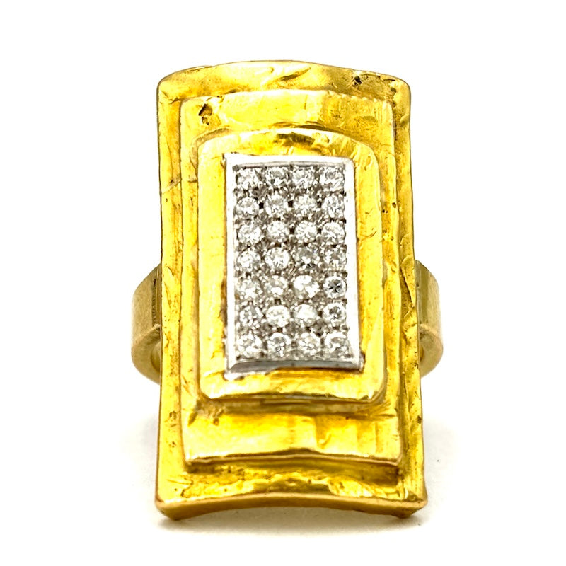 Anello artigianale rettangolo oro giallo massiccio e brillanti; 14.69 gr