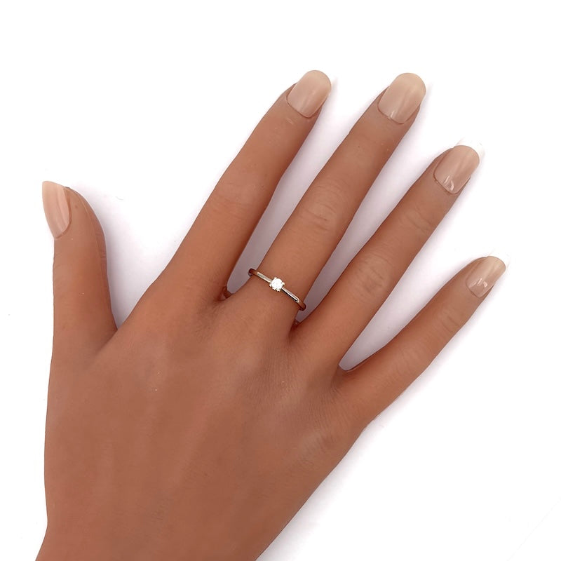 Anello brillante solitario 0.15 ct e oro bianco; 2.32 gr