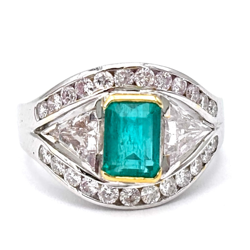 Anello capolavoro fascia smeraldo taglio smeraldo e diamanti, oro; 7.27 gr