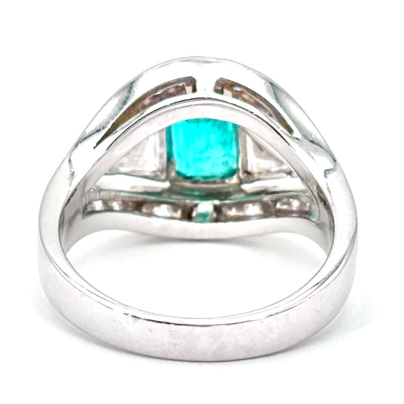Anello capolavoro fascia smeraldo taglio smeraldo e diamanti, oro; 7.27 gr