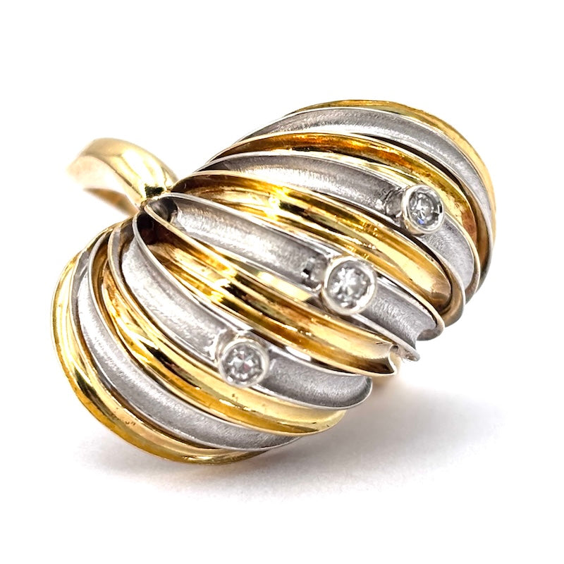 Anello chiocciola design oro bicolore e brillanti; 10.5 gr
