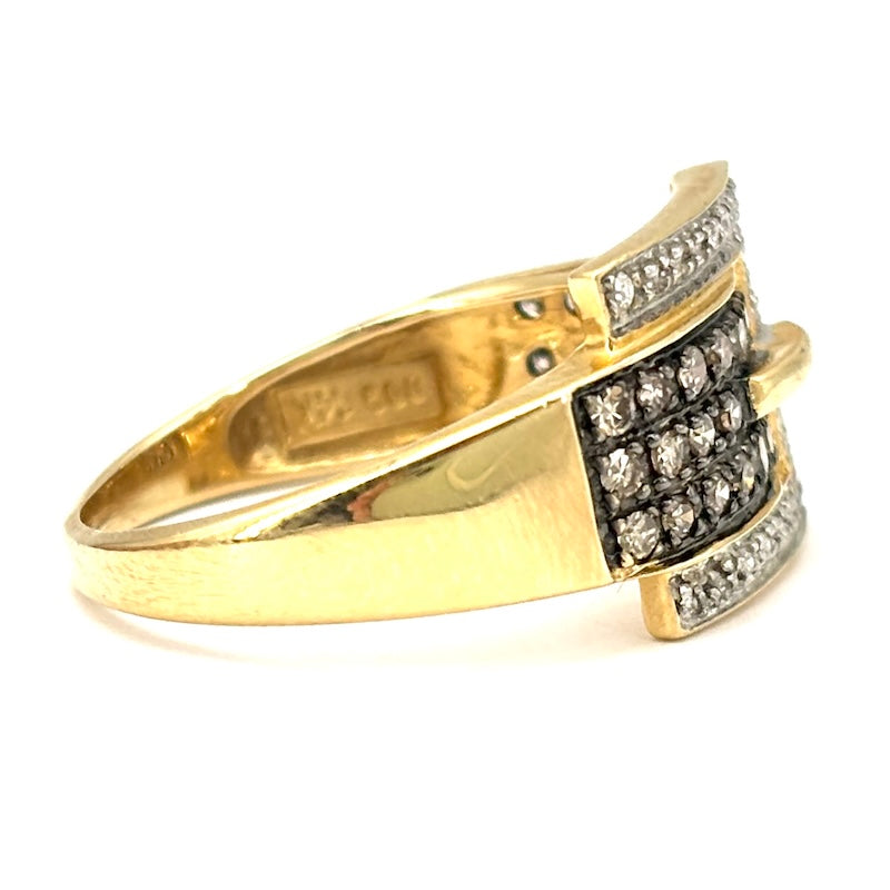 Anello cintura, brillanti bianchi e brown, oro giallo;  4.05 gr