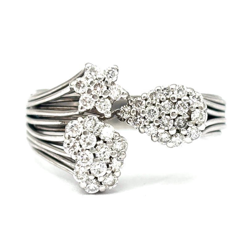 Anello contrariè fiore, cuore e goccia di brillanti, in oro bianco - 0.70-0.80 ct; 5.8 gr