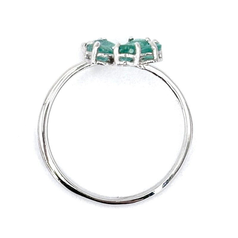 Anello contrariè fiore smeraldi, brillanti e oro; 2.72 gr