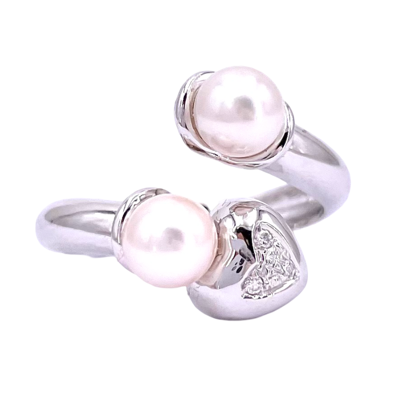 Anello contrarié perle e cuore oro bianco e brillanti; 4.40 gr