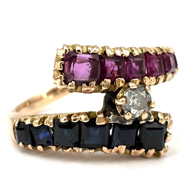 Anello contrariè vintage, zaffiri, rubini, diamante, oro rosa; 3.96 gr