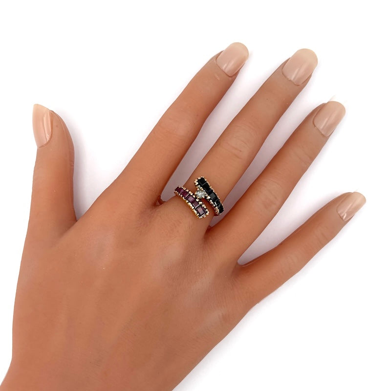 Anello contrariè vintage, zaffiri, rubini, diamante, oro rosa; 3.96 gr