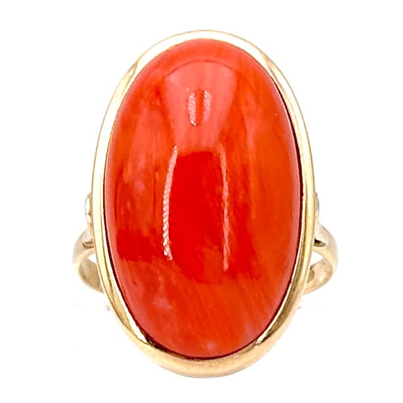 Anello corallo cerasuolo ovale maxi e oro giallo; 7.3 gr