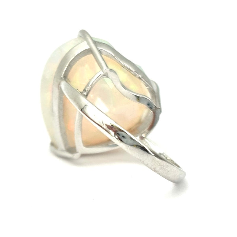 Anello cuore opale e oro bianco - 6.35 gr