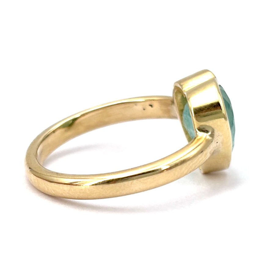 Anello cuore smeraldo 2.14 ct, oro giallo; 4.4 gr