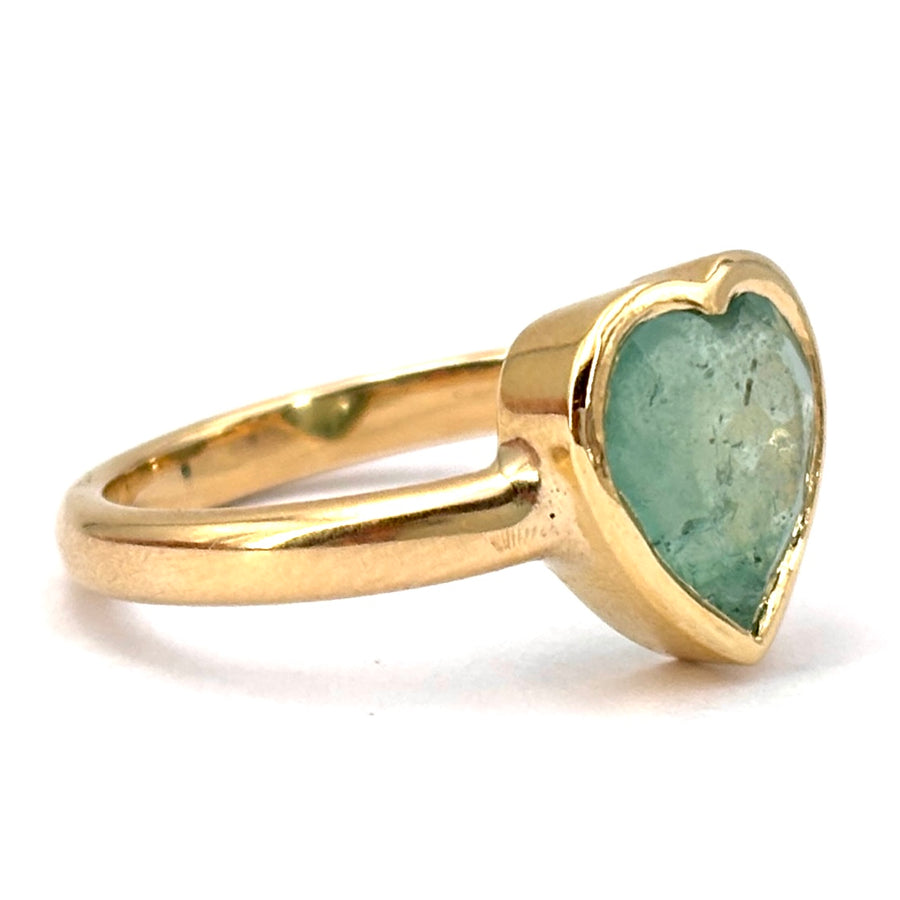 Anello cuore smeraldo 2.14 ct, oro giallo; 4.4 gr