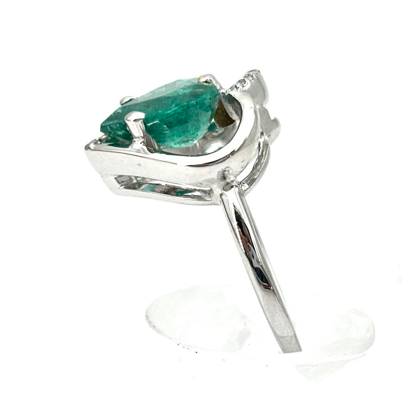 OCCASIONE!!! Anello cuore smeraldo e brillanti; 5.15 gr