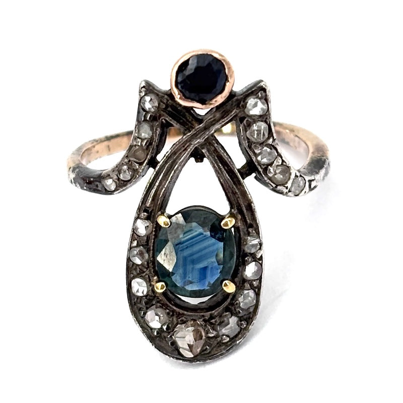 Anello d'epoca, diamanti, zaffiri e oro, 4.03 gr