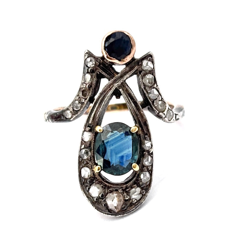Anello d'epoca, diamanti, zaffiri e oro, 4.03 gr