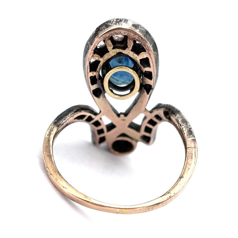 Anello d'epoca, diamanti, zaffiri e oro, 4.03 gr