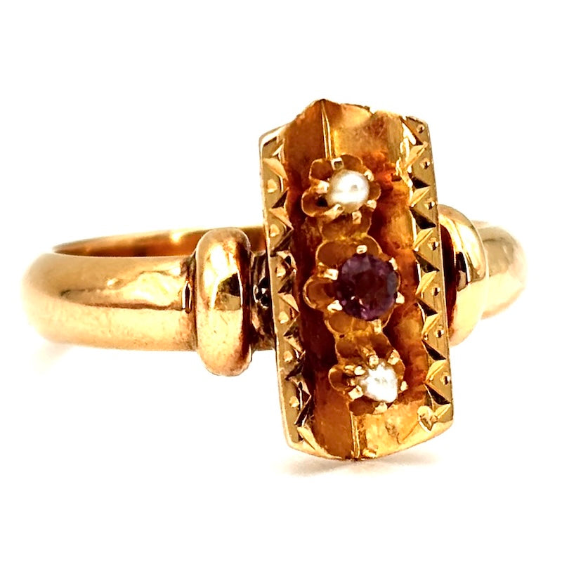 Anello d'epoca, trilogy microperle, rubino sintetico e oro rosa; 2.41 gr