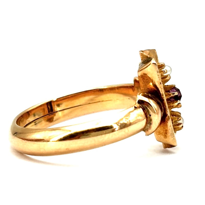 Anello d'epoca, trilogy microperle, rubino sintetico e oro rosa; 2.41 gr