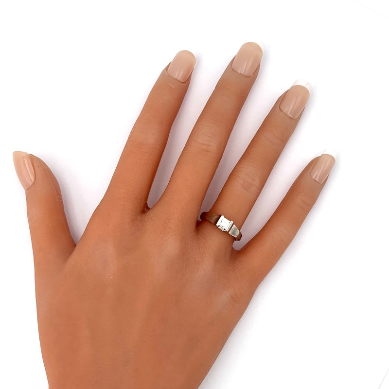 Anello diamante quadrato solitario unisex e oro bianco - 0.20-0.25 ct; 5.23 gr