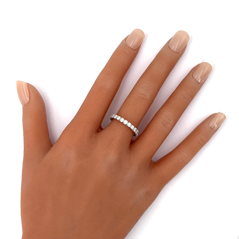 Anello éternel brillanti 1.80-2.00 ct, oro bianco; 1.80 gr; Misura 14