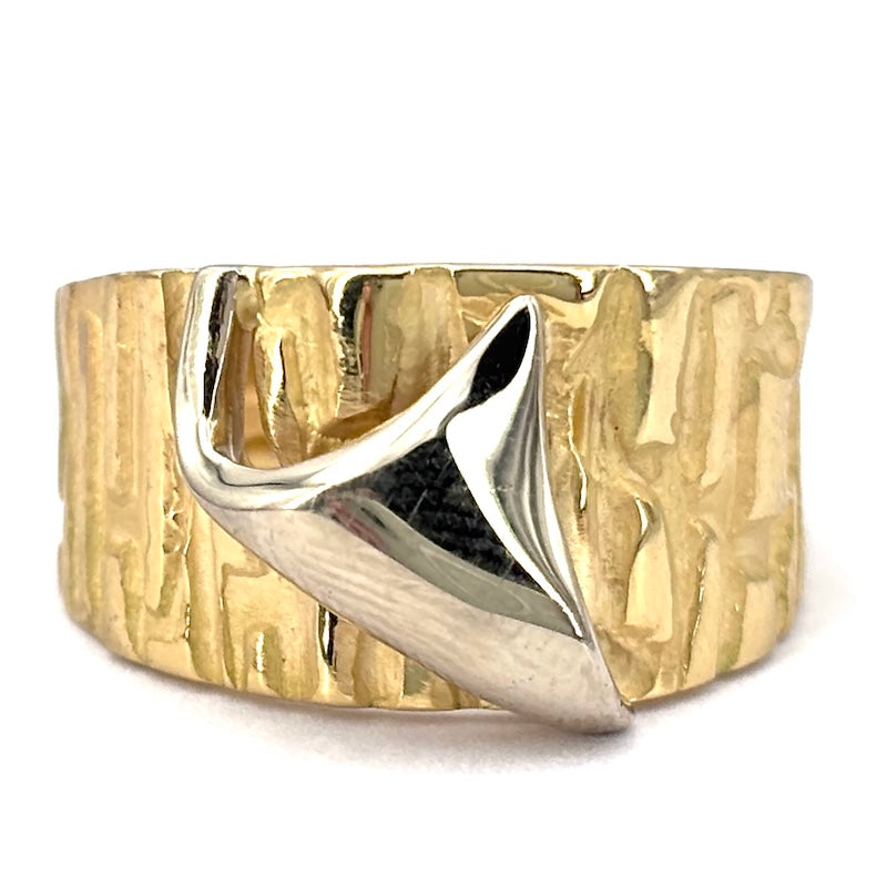 Anello fascia design oro giallo, piega oro bianco; 7.38 gr