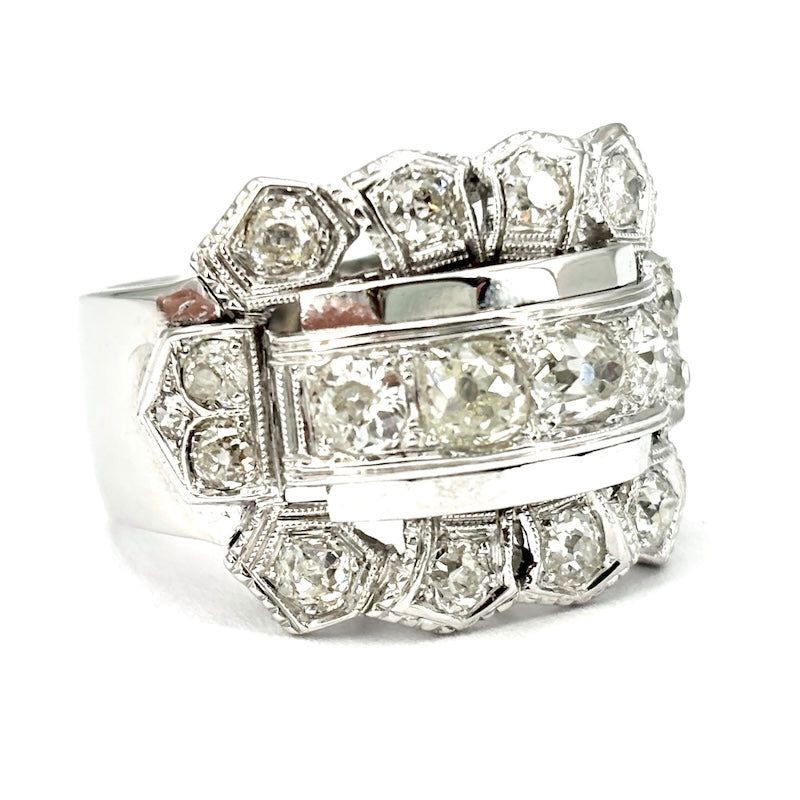 Anello fascia in stile antico, oro bianco e diamanti; 8.56 gr