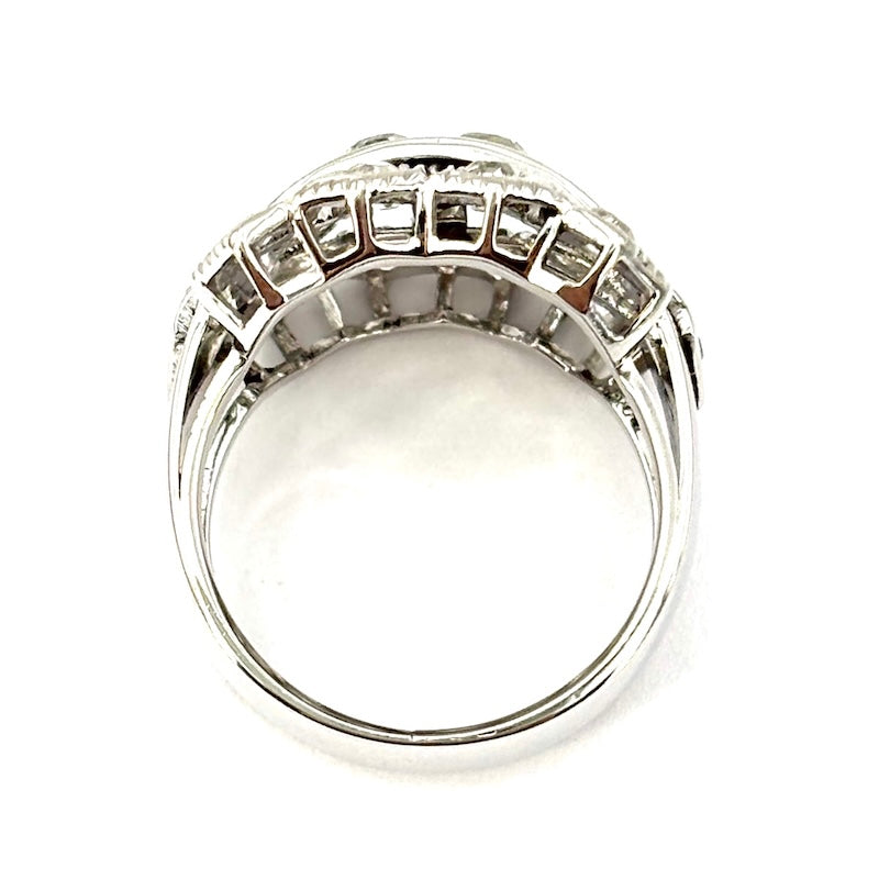 Anello fascia in stile antico, oro bianco e diamanti; 8.56 gr