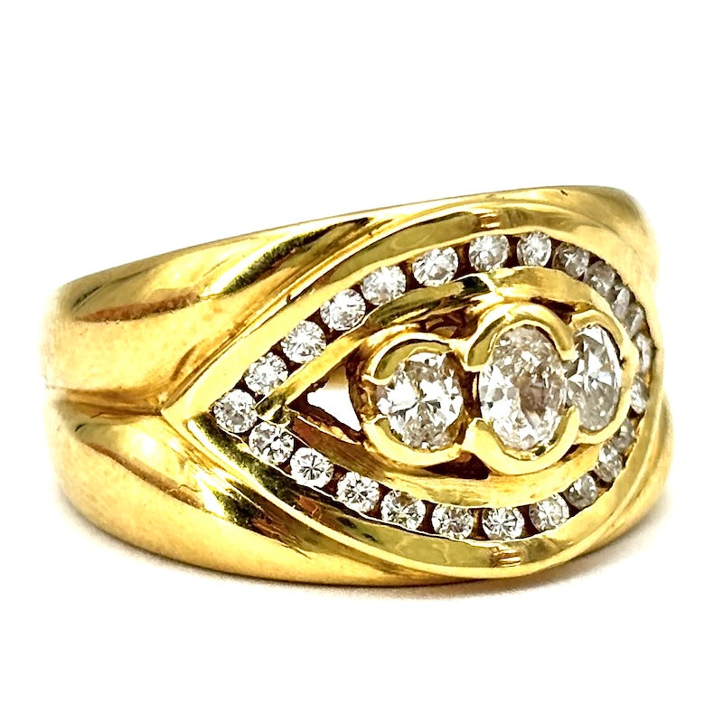 Anello fascia trilogy diamanti e occhio di brillanti, oro giallo, OCCASIONE; 8.63 gr