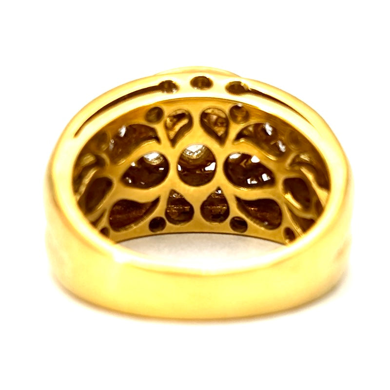 Anello fascia trilogy diamanti e occhio di brillanti, oro giallo, OCCASIONE; 8.63 gr