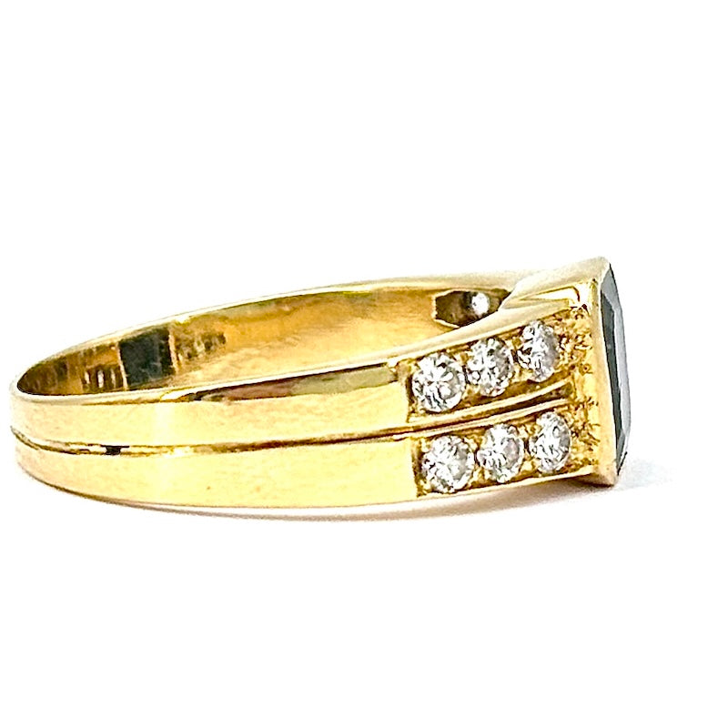 Anello fascia vintage, oro giallo zaffiro e brillanti ; 5.80 gr