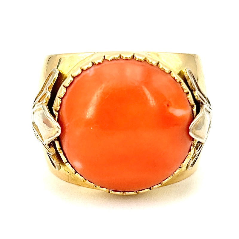Anello fascia vintage corallo cerasuolo e oro; 8.87 gr