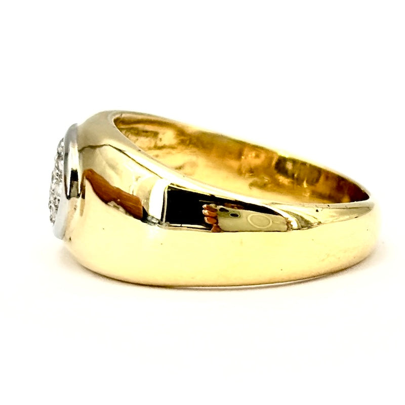 Anello fascia vintage oro giallo e bianco, ovale brillanti;  5.3 gr