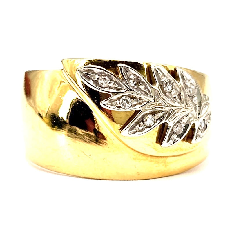 Anello fascia vintage oro giallo e foglie brillanti;  7.56 gr