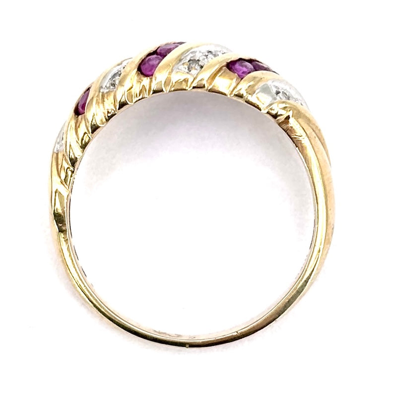 Anello fascia vintage rubini, brillanti e oro giallo; 4.05 gr