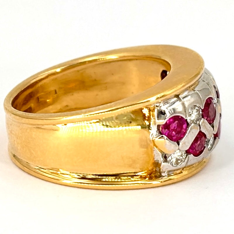 Anello fascia vintage rubini, brillanti e oro giallo; 10.39 gr