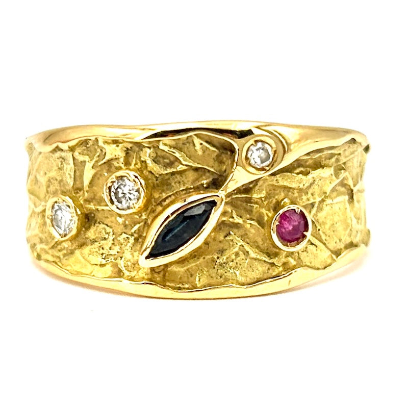 Anello fascia vintage rubino, zaffiro, brillanti e oro giallo;  4.28 gr