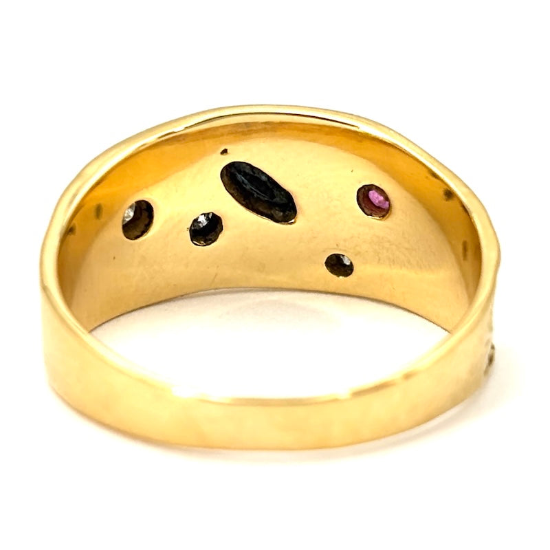 Anello fascia vintage rubino, zaffiro, brillanti e oro giallo;  4.28 gr