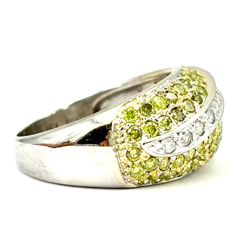 Anello fascia zaffiri gialli, brillanti e oro;  6.33 gr