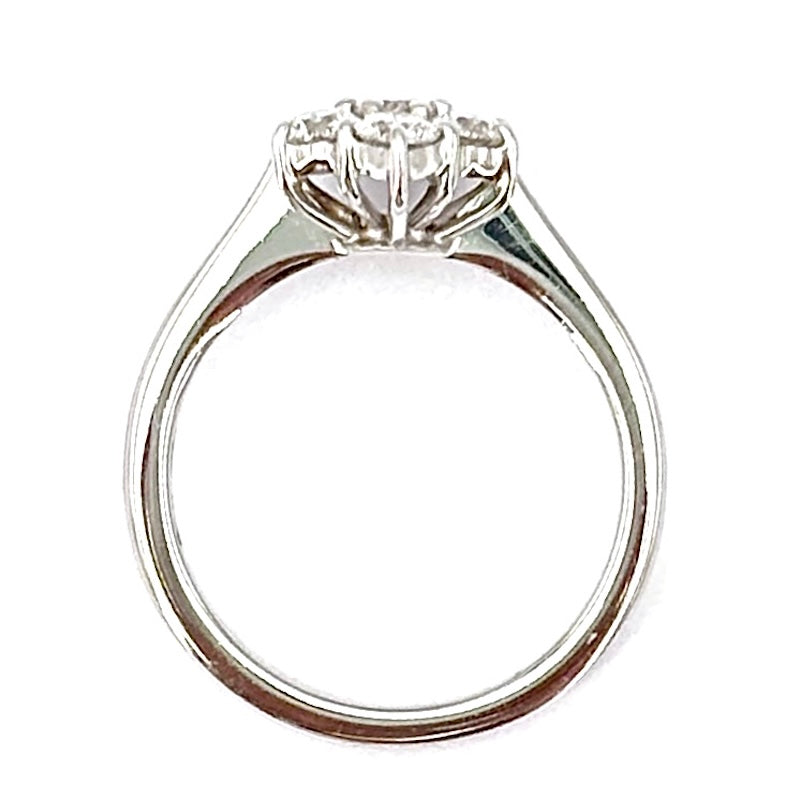 Anello fiore oro bianco e brillanti; 0.98 ct ; 3.83 gr