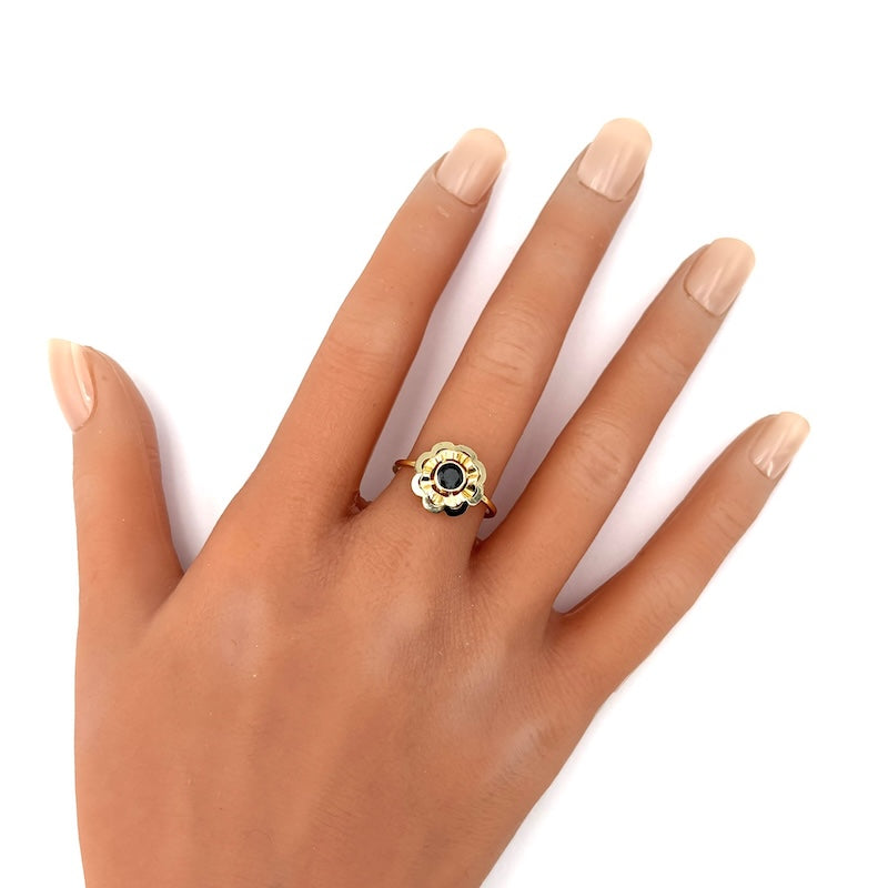 Anello fiore vintage, zaffiro e oro giallo; 2.19 gr