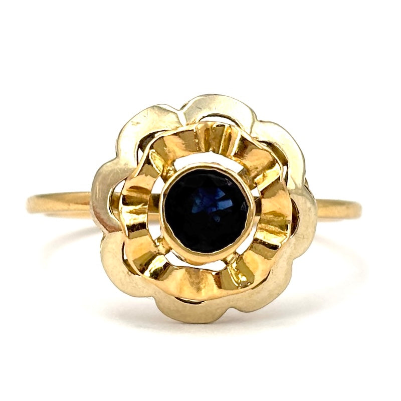 Anello fiore vintage, zaffiro e oro giallo; 2.19 gr