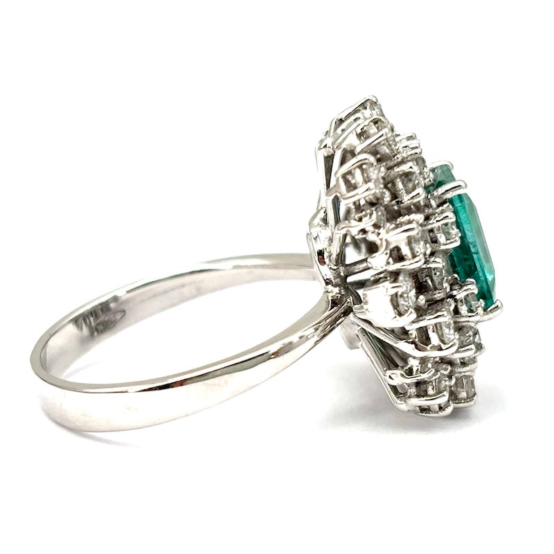 Anello fuoco d'artificio smeraldo e brillanti, oro; 7.38 gr