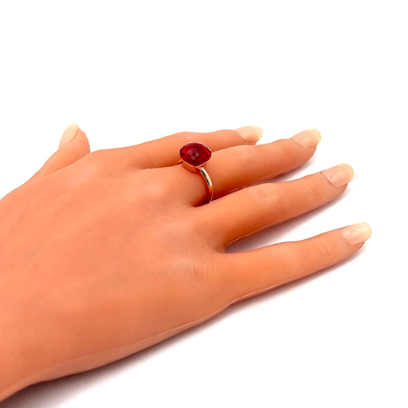 Anello gemma rossa nuda squadrata e oro rosa; 4.66 gr