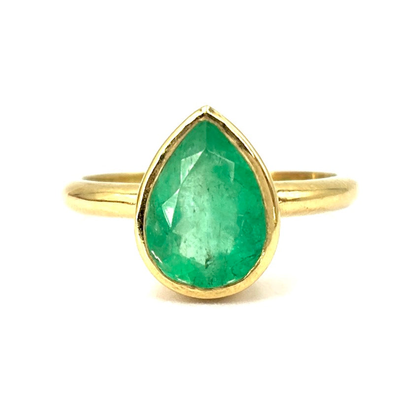 Anello goccia smeraldo 2.34 ct, oro giallo; 4.18 gr