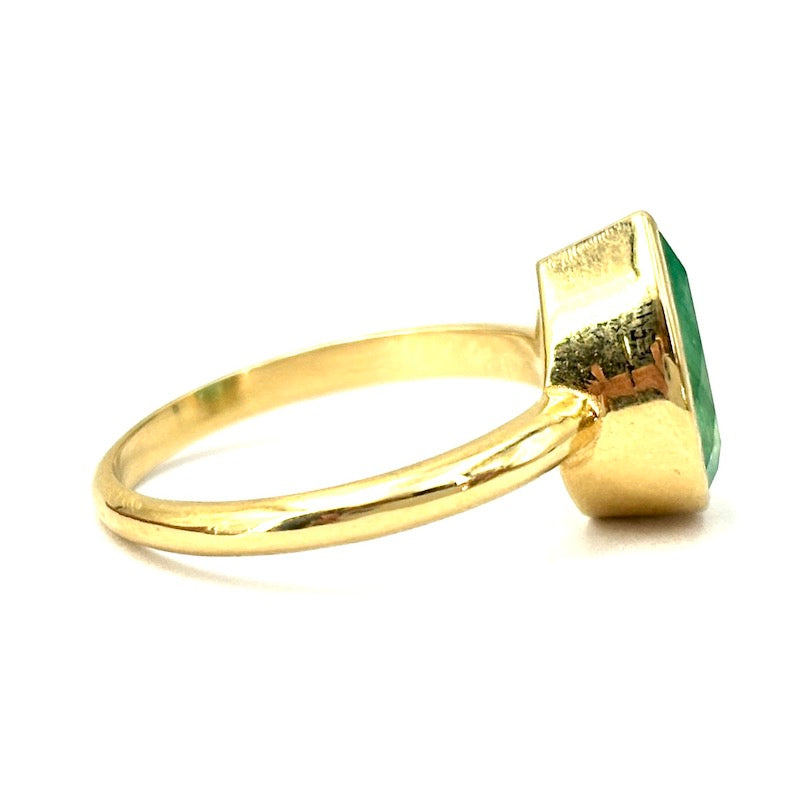 Anello goccia smeraldo 2.34 ct, oro giallo; 4.18 gr