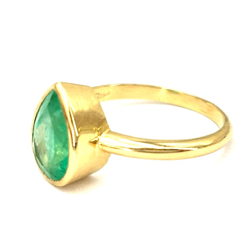 Anello goccia smeraldo 2.34 ct, oro giallo; 4.18 gr